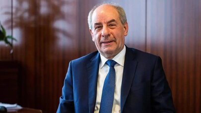 Macarıstanda qarşıdurma: Parlament qəbul etdi, prezidentə 5 gün vaxt verildi