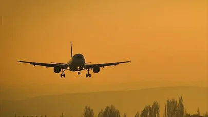 Gənc pilot səmada bu sözü yazdı -  Foto