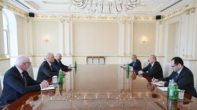 Prezident İlham Əliyev “John Deere” şirkətinin nümayəndə heyətini qəbul etdi