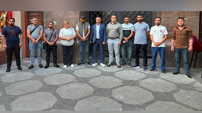Dronla vurulan gəmidən xilas edilən azərbaycanlılar Vətənə yola salındı - Foto