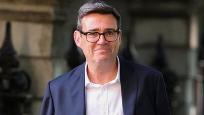 Starmer postunu təhvil verir: Yeni lider məlum oldu