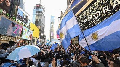 On minlərlə Argentina azarkeşi Nyu-Yorka gəldi