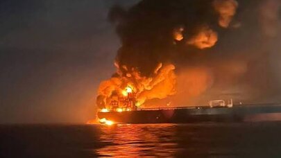 Hörmüz boğazı yaxınlığında nef tankerləri minaya düşdü
