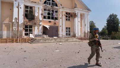 Ukrayna Kurskda dəmir yolu stansiyasını vurdu