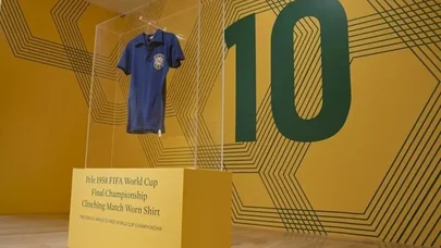 Pelenin o finalda geyindiyi forma fantastik qiymətə satıldı
