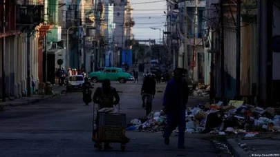 Bütün xalqı cəzalandırmaq niyyəti - Kuba ABŞ-ı ittiham etdi