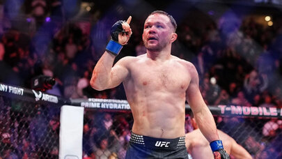 UFC çempionu yenə də xəstəxanaya yerləşdirildi