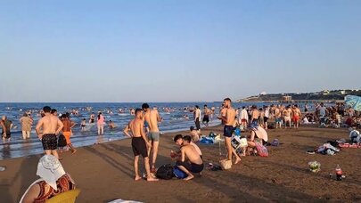 Bakı çimərliklərində təhlükə iddiası: azyaşlı qızlara yaxınlaşan şəxs axtarılır - FOTO