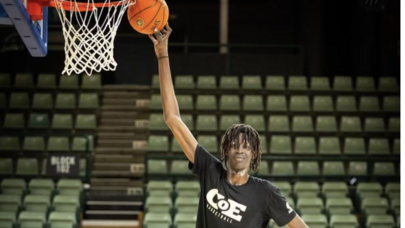 Dünyanın ən uzun basketbolçusunun fotosu yayıldı - 18 yaşı var