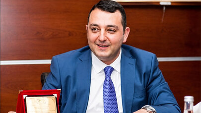 Notarius ilk məhkəməsində həbs edildi