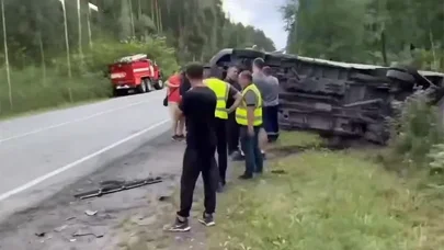 Uşaq komandasını daşıyan mikroavtobus qəzaya uğradı - VİDEO