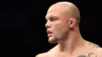 UFC döyüşçüsü həbs edildi: Ağır cinayətlərdə ittiham olunur