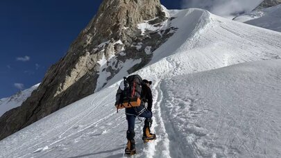 Qar uçqunu faciəsi - 10 alpinistdən xəbər yoxdur