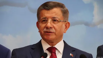 Əhməd Davudoğlu aktiv siyasətdən gedir - Partiyası isə...