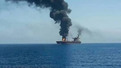 Hörmüzdə tanker vuruldu