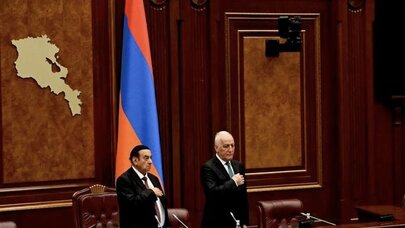 Ermənistan parlamentinin ilk iclası dava ilə başladı - Həsənov deputatları hədələdi