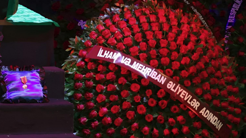 İlham Əliyev və Mehriban Əliyeva Nəriman Həsənzadənin vida mərasiminə əklil göndərdi