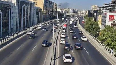 Paytaxt yollarında tıxac yarandı - SİYAHI