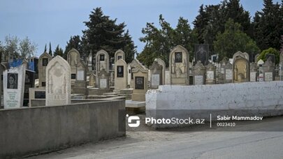 Bakıda qəbiristanlıqda mollanı söydü, həbs olundu