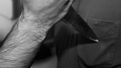 Azərbaycanda mağaza sahibi müştərini ürəyindən bıçaqladı