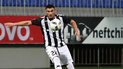 Qurban Qurbanov futbolçunu heç kəsin ayağına vermir... - Mahir Şükürov