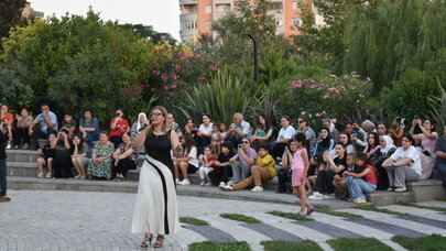 Yasamal rayon parkında axşam konserti keçirildi