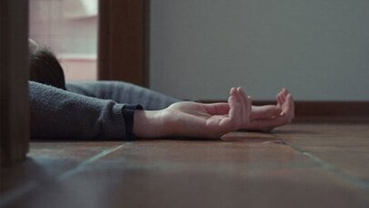 Anasını öldürüb həyətində basdırdı: Bir il sonra dəhşətli cinayətin üstü açıldı