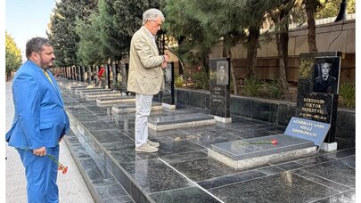 Viktor Yuşenko Şəhidlər xiyabanını ziyarət etdi