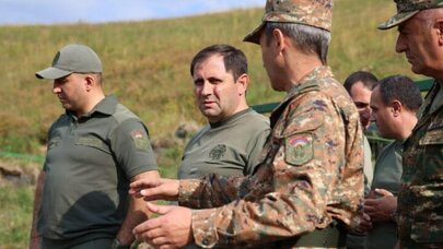 Papikyan generalları Azərbaycanla sərhədə göndərdi - Orduya nəzarət itib 