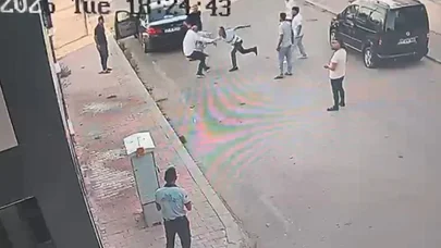 Türkiyədə deputat küçədə bıçaqlandı