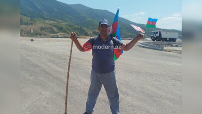 57 yaşlı veteran Bakıdan Qarabağa piyada getdi