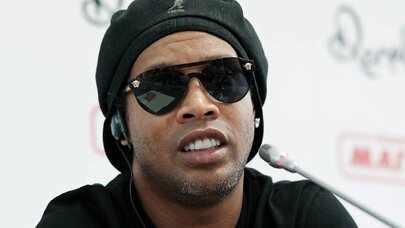 Ronaldinyo geri döndü