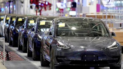 "Tesla" milyonlarla avtomobili geri çağırır - Səbəb