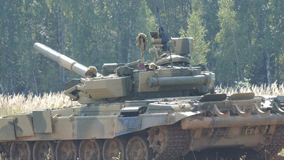 Rus hərbçilərə tank sürməyi və atəş açmağı görün kim öyrədib - ŞOK ARXİV