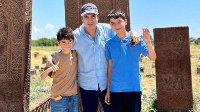 "Polat Alemdar"ın oğulları ilə görüntüləri yayıldı - FOTO
