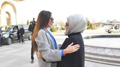 Əminə Ərdoğan Mehriban Əliyevanı təbrik etdi
