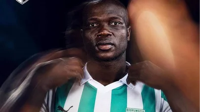 “Neftçi”dən ayrılan Abubakar bu kluba keçdi