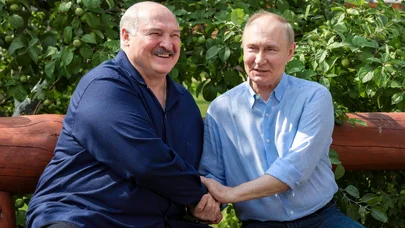Lukaşenko 72 yaşını qeyd edir - Putin həmkarını ağız dolusu təriflədi