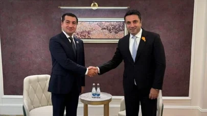 Hikmət Hacıyev Alen Simonyanla görüşdü