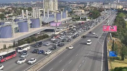 Paytaxtın bu küçələrində sıxlıq müşahidə olunur