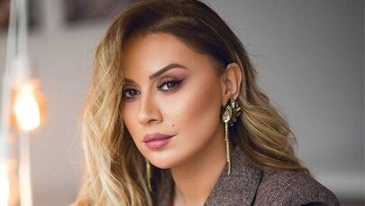 Roza Zərgərli prezidentlərin qarşısında çıxış etdi - Video