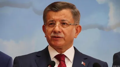 Əhməd Davudoğlu barəsində istintaq başladıldı