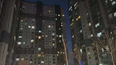 İstanbulda 28 mərtəbəli binada yanğın - 42 nəfər tüstüdən zəhərləndi