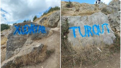 Şuşada bəzi turistlər qaya daşlarının üzərini yazıblar