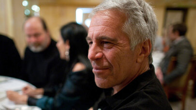 Rus qadın Epşteynin “toruna” necə düşdüyündən danışdı
