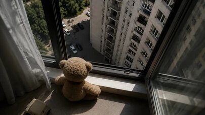 Xankəndidə 4 yaşlı uşaq binadan yıxıldı
