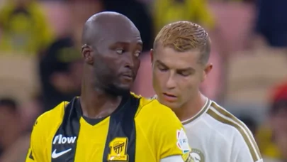 Rəqibin sirrini öyrənmək istəyən Ronaldo biabır oldu - VİDEO