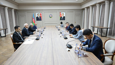 Əli Əsədov Lyu Haysin ilə görüşdü