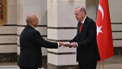 Rəşad Aslanov etimadnaməsini Ərdoğana təqdim etdi