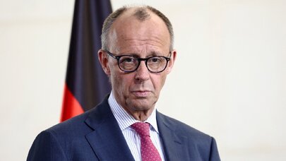 Merts AfD-ni etnik təmizləmədə ittiham etdi - Rusiyanı dəstəkləməkdə günahlandırdı